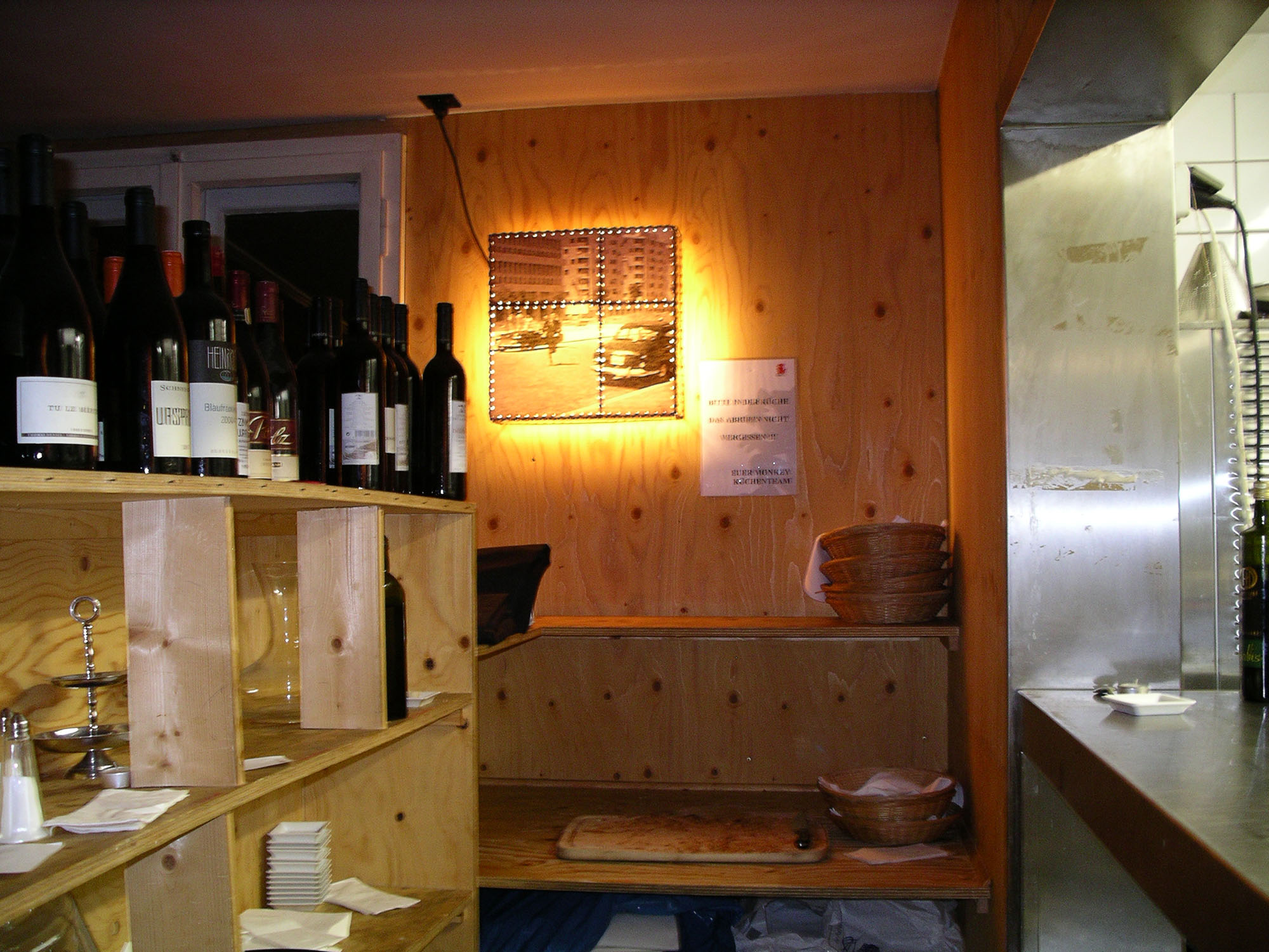 la-dolce-vita-la-notte-monkeys-restaurant-2003-detail